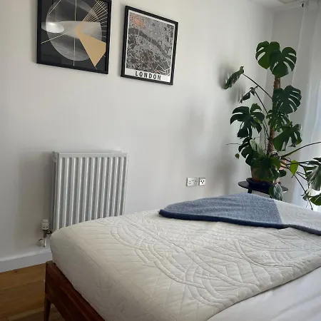 Peloton Organic Health Apartment In Angel, Old Street, Islington London Exterior photo